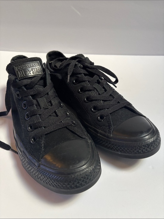 Converse Shoes - Converse uni-sex Black Low Top All Star Sneakers